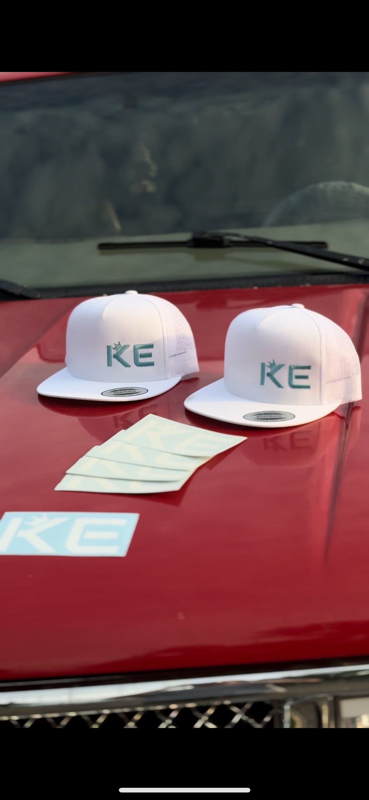 KE WHITE & TEAL SNAPBACK