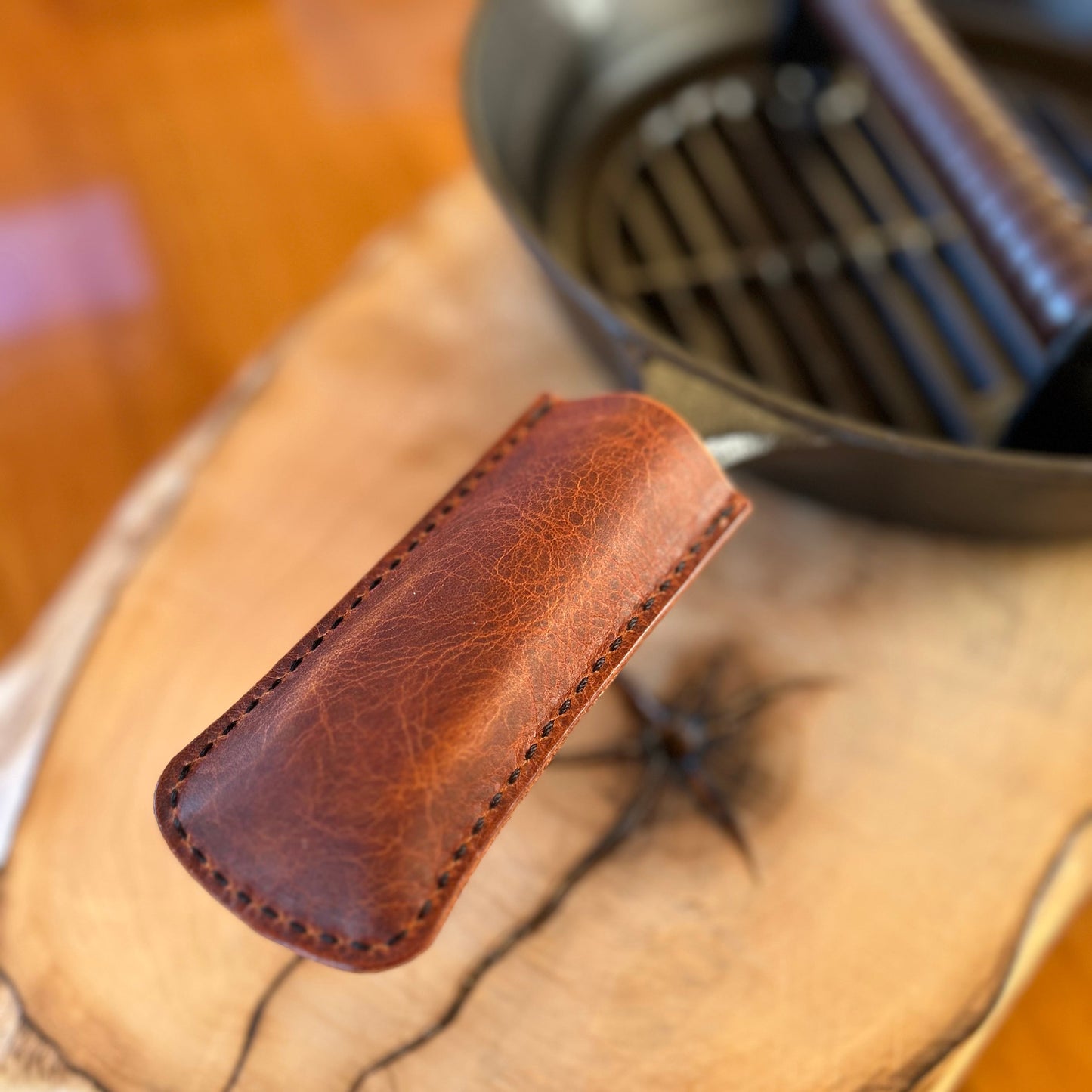 LEATHER CAST IRON PAN POT HOLDER