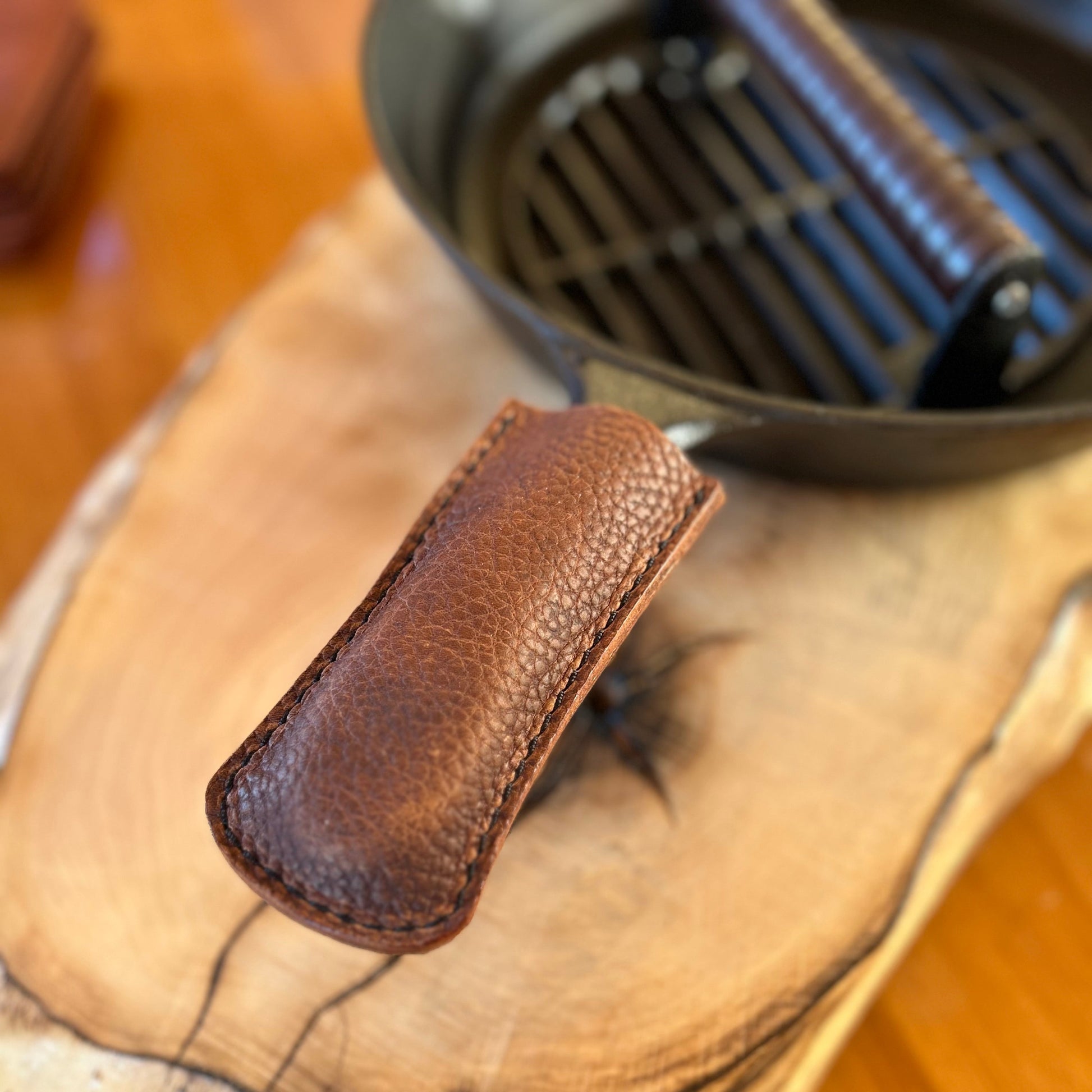 LEATHER CAST IRON PAN POT HOLDER